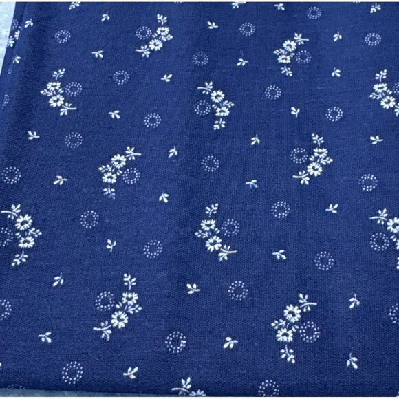 Navy Blue Fat Quarter Cotton Fabric 18x22"White Floral Design Sewing Quilting Ma - Picture 1 of 3
